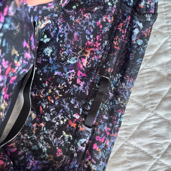 Lululemon Base Pace High-Rise HR Short 8"
Floral Spray Multi Biker workout gym - Picture 10 of 11